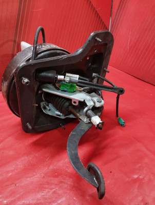Педальний вузол Renault Trafic II, Opel Vivaro II, Nissan Primastar II (2006-2014) рестайл
