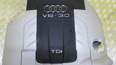 Накладка декоротивна (на ДВС) Audi Q7 (2006-2009)