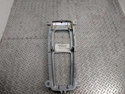 Накладка декоративная на кулису BMW X5 E70 (2010-2013) рестайл