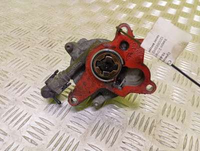 Насос вакуумний Renault Trafic II, Opel Vivaro II, Nissan Primastar II (2006-2014) рестайл