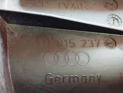 Воздуховод моторного отсека Audi Q7 4M(2015-2020)