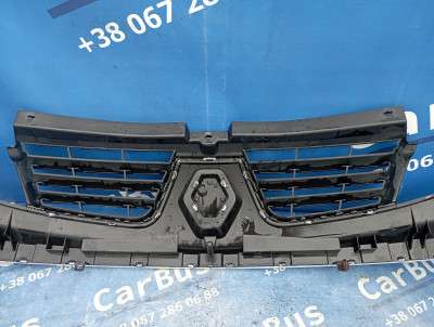 Накладка бампера переднього центральна Renault Trafic II, Opel Vivaro II, Nissan Primastar II (2006-2014) рестайл