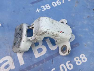 Петля двері передньої Renault Trafic II, Opel Vivaro II, Nissan Primastar II (2006-2014) рестайл