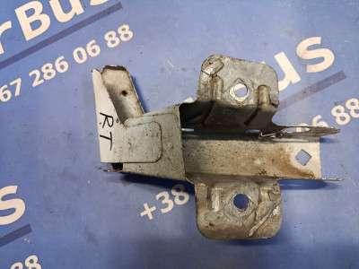 Кронштейн (крепление) крыла правый Renault Trafic II, Opel Vivaro II, Nissan Primastar II (2006-2014) рестайл