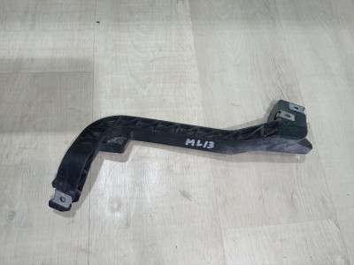 Кронштейн (кріплення) переднього бампера правий Mercedes ML W166 (з 2011)