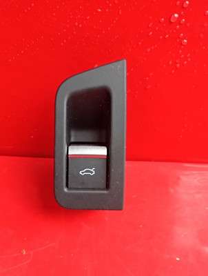 Кнопка відкриття багажника Audi Q7 4M(2015-2020)