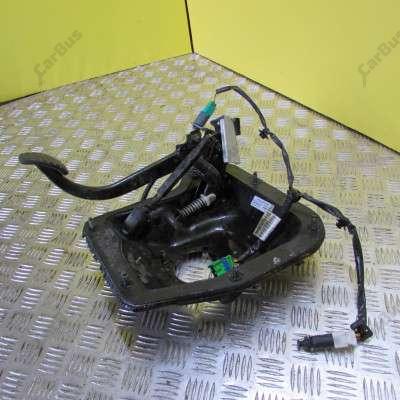 Педальний вузол Renault Trafic II, Opel Vivaro II, Nissan Primastar II (2006-2014) рестайл