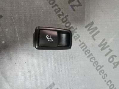 Кнопка открывания багажника Mercedes ML W164 (2005-2011)