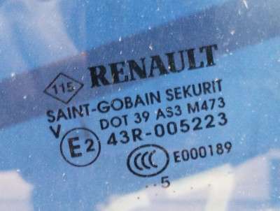 Скло бокових дверей задніх лівих Renault Zoe (2012-2019)