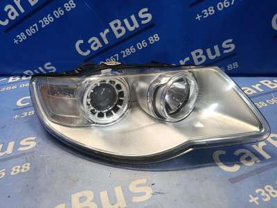 Фара передня права Volkswagen Touareg (2007-2010) рестайл