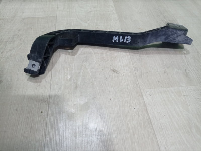 Кронштейн (кріплення) переднього бампера правий Mercedes ML W166 (з 2011)