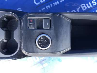 Консоль салону (центральна частина) Ford Mustang Mach-E  Select Premium  ( 2019 - 2026 )
