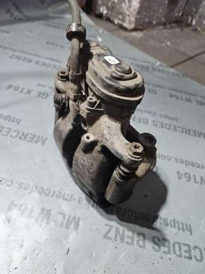 Суппорт задний правый Mercedes ML W166 (з 2011)