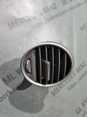 Дефлектор обдування салону лівий Mercedes ML W164 (2005-2011)
