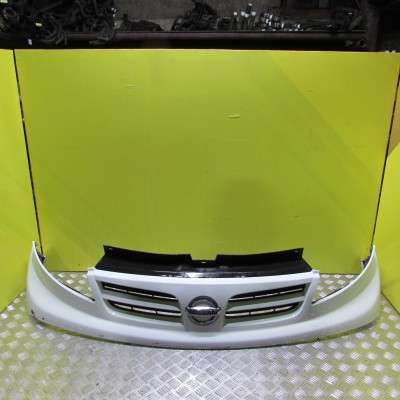 Накладка бампера переднього центральна Renault Trafic II, Opel Vivaro II, Nissan Primastar II (2006-2014) рестайл