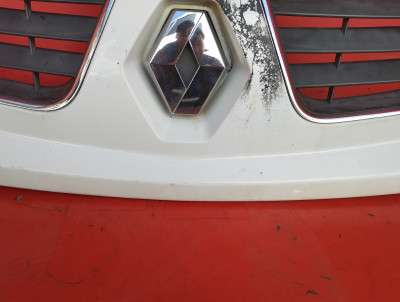 Накладка бампера переднего центральная Renault Trafic II, Opel Vivaro II, Nissan Primastar II (2006-2014) рестайл