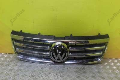 Решетка радиатора Volkswagen Touareg (2003-2006) дорестайл