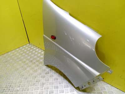 Крило переднє праве Renault Trafic II, Opel Vivaro II, Nissan Primastar II (2006-2014) рестайл