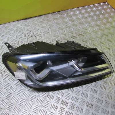 Фара передня права Volkswagen Touareg NF (2010-2014)