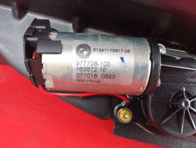 Замок кришки (двері) багажника BMW X5 E70 (2007-2010) дорестайл
