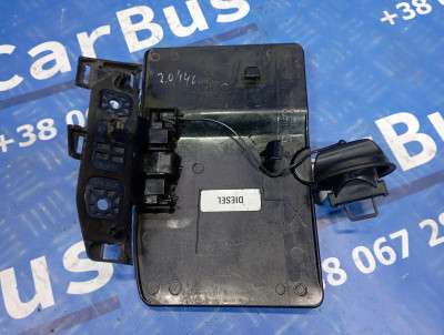 Лючок бензобака Renault Trafic II, Opel Vivaro II, Nissan Primastar II (2006-2014) рестайл
