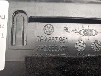 Попільничка передня Volkswagen Touareg NF (2010-2014)