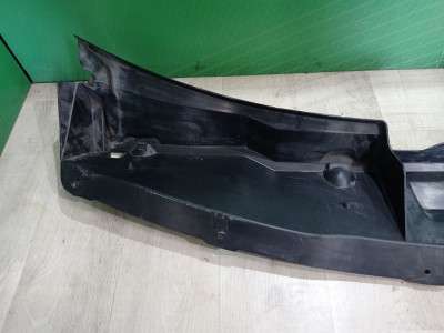 Накладка під лобове скло Ford Explorer (2011-2019)
