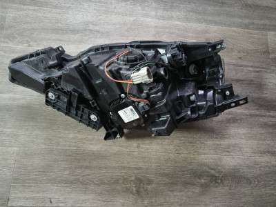 Фара передня права Nissan LEAF I 2010-2017