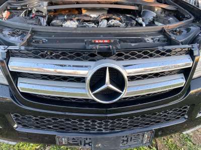 Решітка радіатора Mercedes GL X164