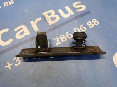 Замок капота Renault Trafic II, Opel Vivaro II, Nissan Primastar II (2006-2014) рестайл