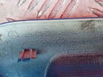 Накладка під ліхтар ліва (війка) Mercedes-Benz Vito W 639 (2003-2010) дорестайл