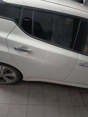 Двері задні праві Nissan Leaf II 2018-2024