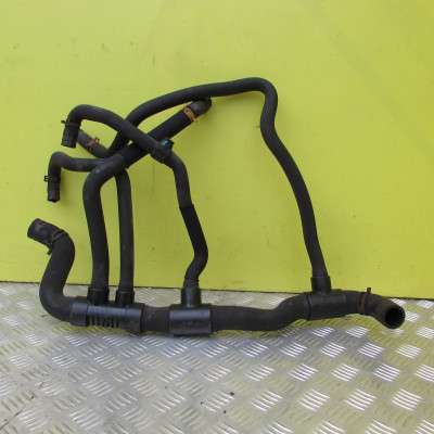 Патрубок охлаждения Renault Trafic II, Opel Vivaro II, Nissan Primastar II (2001-2006) дорестайл