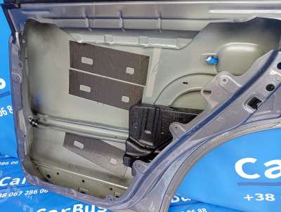 Двері задні праві Volkswagen Touareg (2007-2010) рестайл