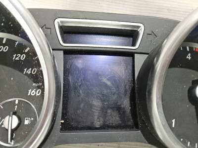 Панель приладів (щиток приладів) Mercedes ML W166 (з 2011)