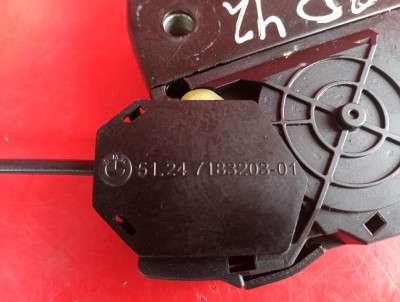 Замок кришки (двері) багажника BMW X5 E70 (2007-2010) дорестайл