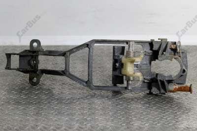 Кронштейн (тримач) ручки дверей Volkswagen Touareg (2007-2010) рестайл