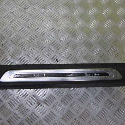 Накладка порога (внутренняя) Volkswagen Touareg NF (2010-2014)