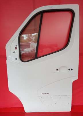 Дверь передняя левая RENAULT MASTER III