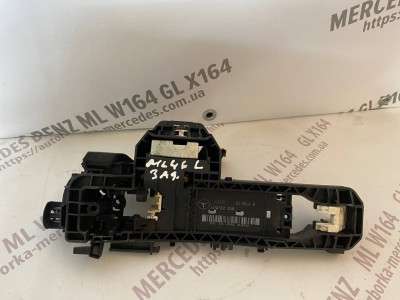Кронштейн (тримач) ручки дверей Mercedes ML W166 (з 2011)