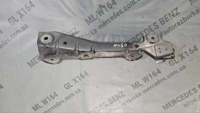 Кронштейн (креплення) крыла Mercedes ML W164 (2005-2011)