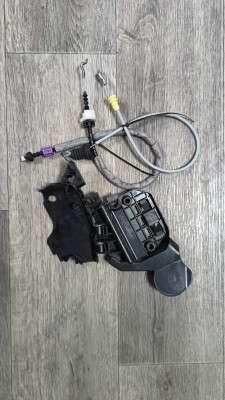 Держатель замка дверей Mercedes ML W166 (з 2011)