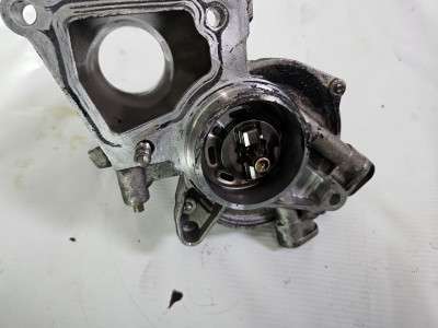 Насос вакуумний Ford Transit MK7 (V347 / V348; 2006—2013