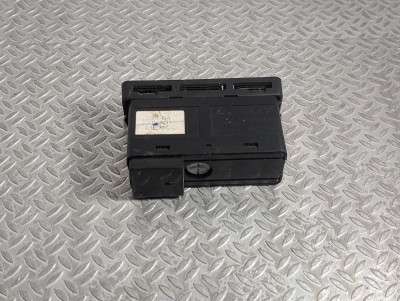 Кнопка аварійки BMW X5 E53 (2003-2006) рестайл