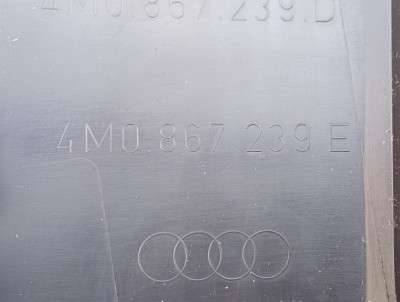 Обшивка стойки салона средняя левая Audi Q7 4M(2015-2020)