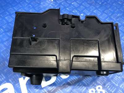 Крепление (корпус) аккумулятора Ford Escape 3 FL ( 2012 - 2019 )