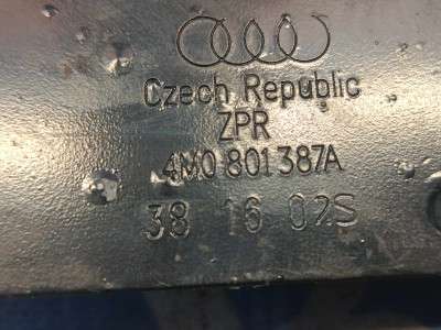 Траверса кпп (лапа кріплення, балка) Audi Q7 4M(2015-2020)
