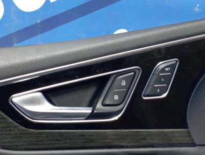 Обшивка (карта) двері передньої лівої Audi Q7 4M(2015-2020)