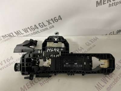 Кронштейн (тримач) ручки дверей Mercedes ML W166 (з 2011)