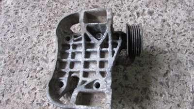 Кронштейн генератору Volkswagen Touareg (2007-2010) рестайл